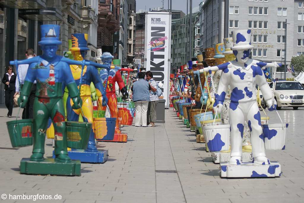 id106896 Hamburg | Hummel-Hummel-Figuren auf dem Jungfernstieg