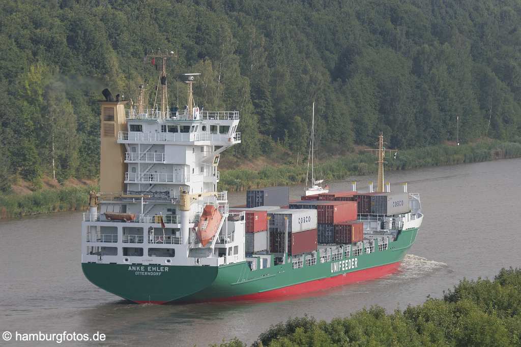 id109417 Schleswig-Holstein | Containerschiff auf dem Nord-Ostsee-Kanal