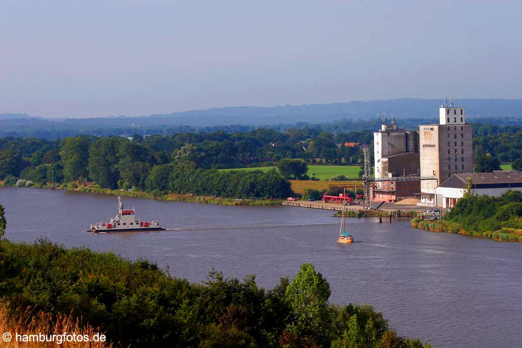 id109418 Schleswig-Holstein | Fährschiff, Autofähre auf dem Nord-Ostsee-Kanal