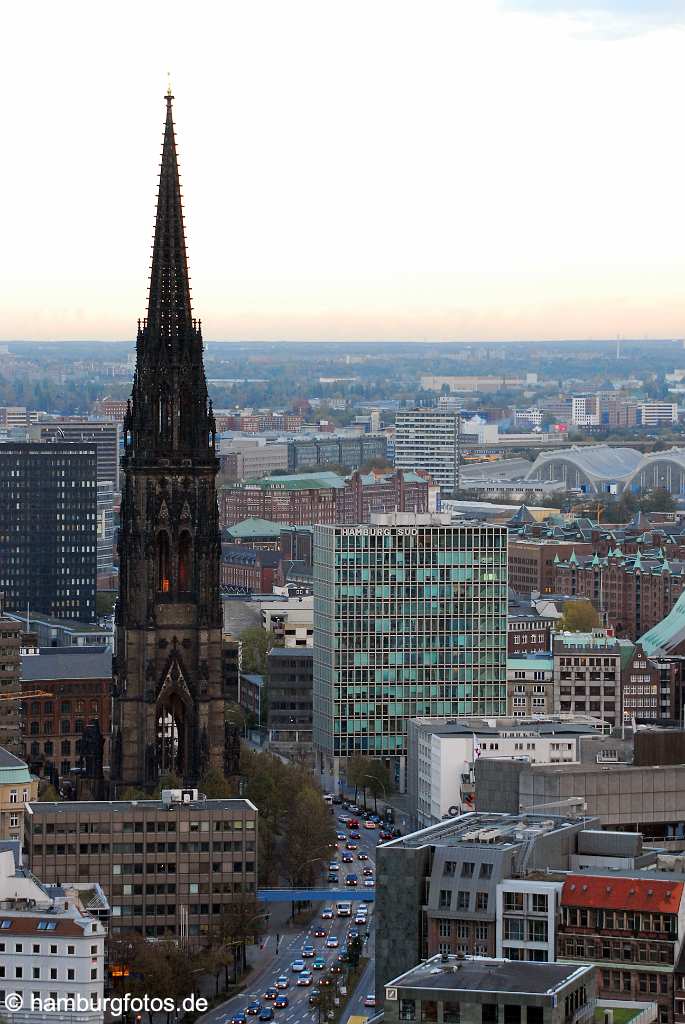 id109554 Hamburg aus der Vogelperspektive, Hamburger Innenstadt, St. Nikolai, Willy-Brandt-Str.