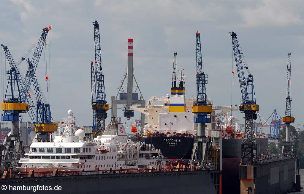 id111668 Hansestadt Hamburg | Schiffe bei Blohm+Voss im Dock