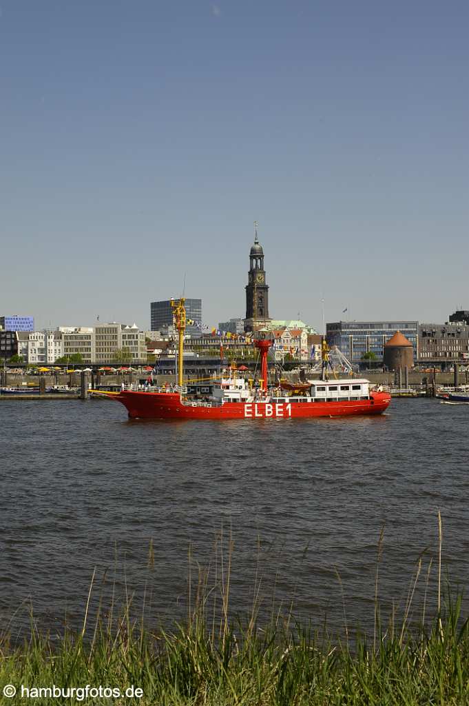 id500573 St. MIchaelis mit Feuerschiff