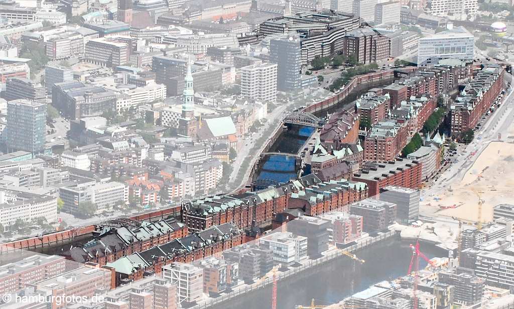 - Luftbild Hamburg, Speicherstadt, Kontorhausviertel hervorgehoben