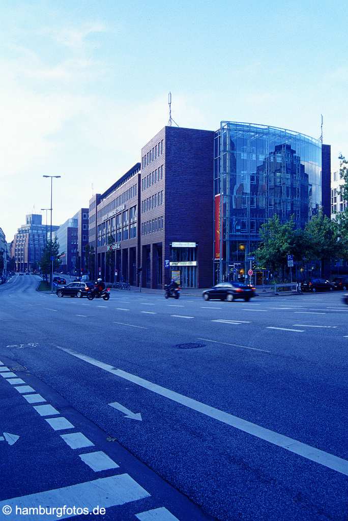 id100020 Das Deutsch-Japanischens Zentrum im Hamburg im Hintergrund Hotel Steigenberger.