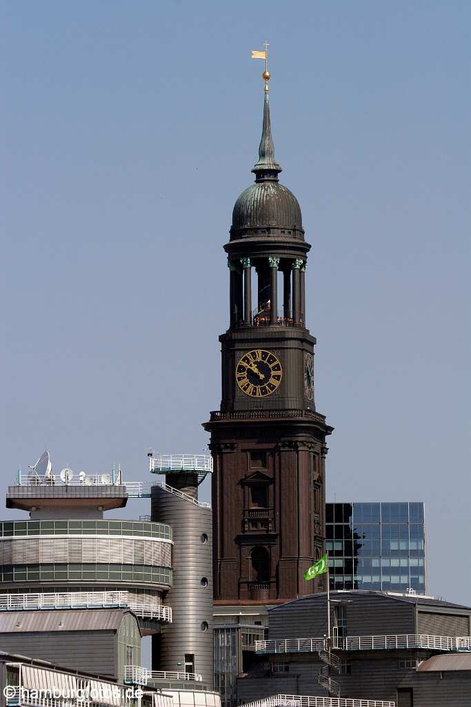 id105279 Hamburg | Thema: Der Hamburger Hafen, Szenen und Skylines von den Landungsbruecken bis Finkenwerder | Skyline aus Elbsicht