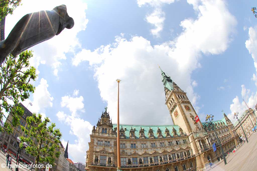 id111805 Hansestadt Hamburg | Heinrich Heine Denkmal mit Hamburger Rathaus