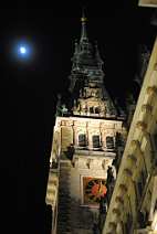 id113424 Hamburger Rathausturm mit dem Mond