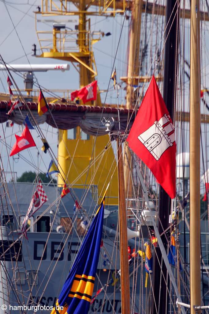 id104525 Hamburg | Hafengeburtstag | Hamburger Hafen, Flaggen, Fahnen, Masten