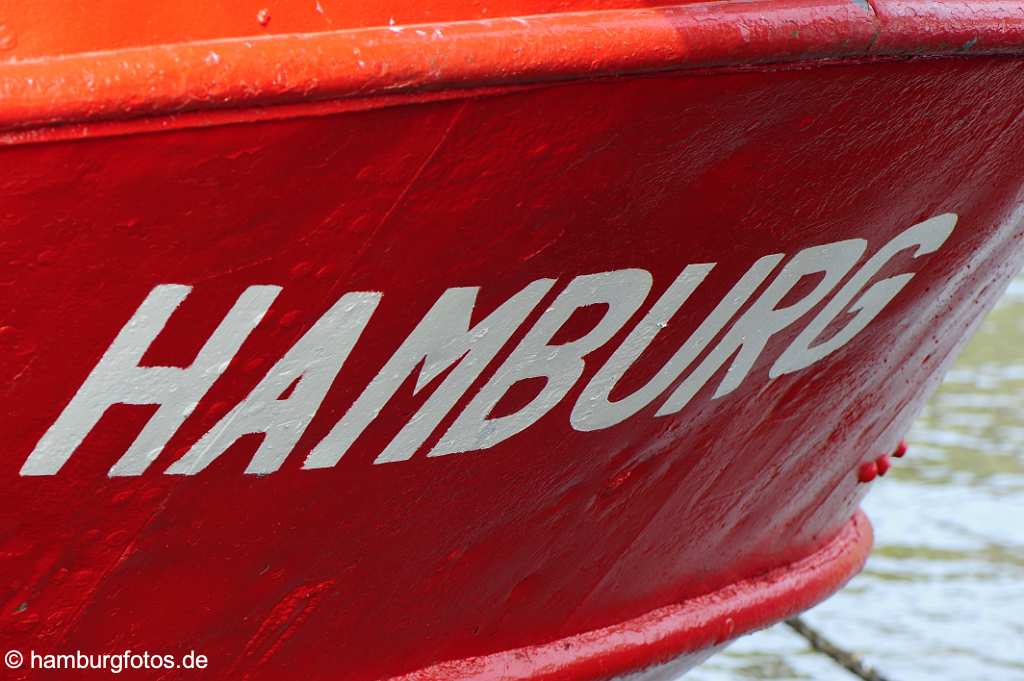 id512375 Bordwand mit Schriftzug Hamburg